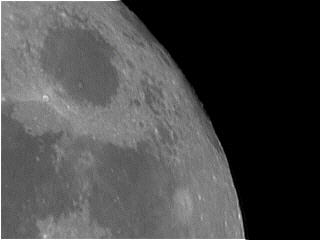 Luna Detalle III.bmp -       DETALLE LUNA (ZONA NORDESTE-MARE CRISIUM)      * Fecha:   2006     * Lugar:   Ba�os de Montemayor (C�ceres)     * Telescopio:   Refractor Alstar 80/900     * Montura:   EQ2     * C�mara:   Webcam Toucam pro-2 sin modificar     * M�todo:   Foco primario      * Procesado:   procesado con RegiStax      * Visibilidad:   Regular   